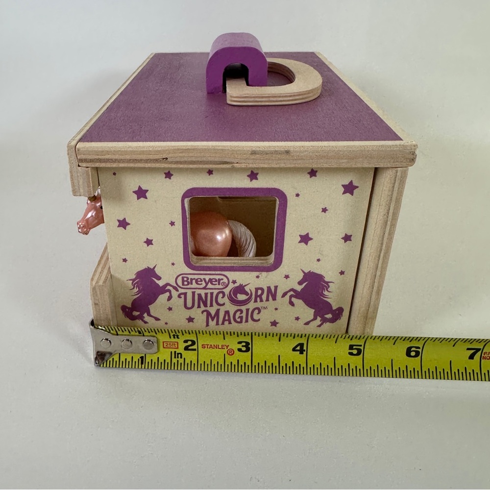 Breyer Magic Wooden Horse Stable with 4 Unicorns Small Portable Stablemates - Picture 15 of 15